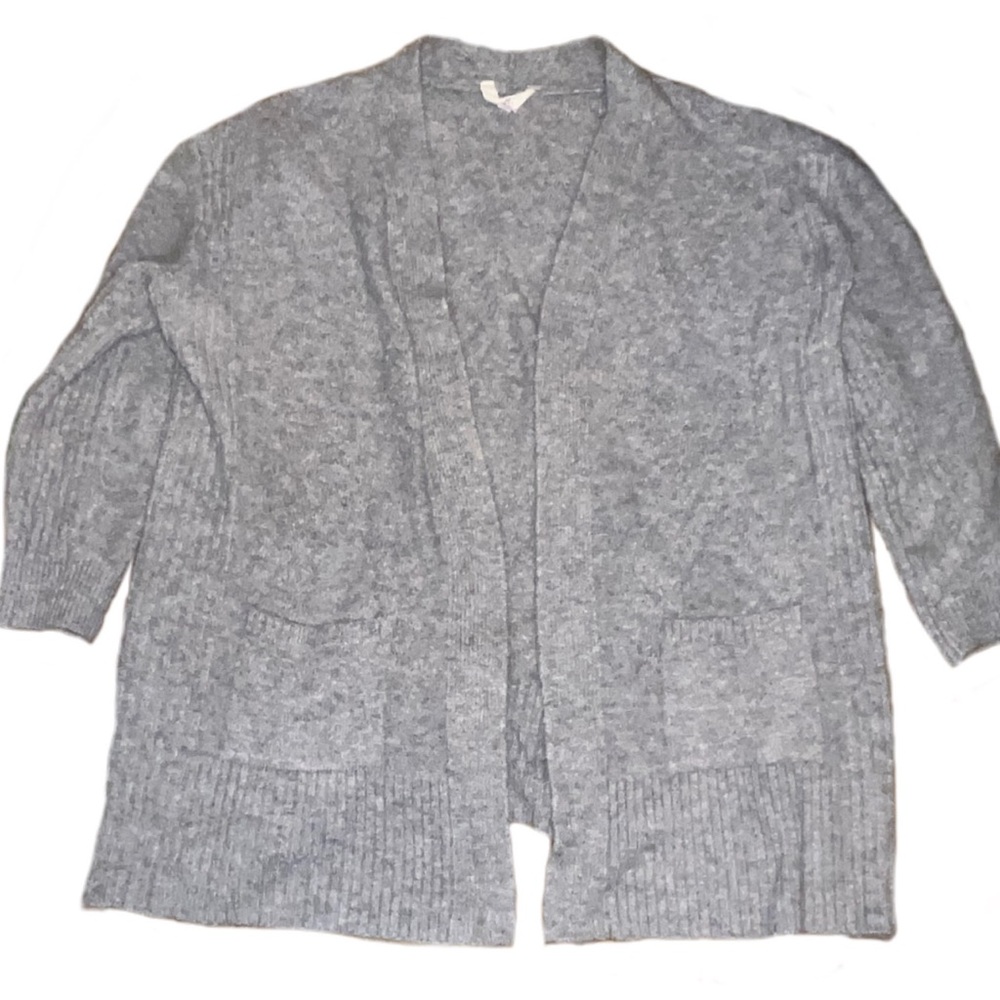 Fuzzy gray cardigan with pockets